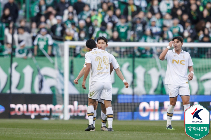 'Phew, I'm alive.' 'Thiago-Moon Seon-min's consecutive goals' Jeonbuk came from behind to win 2-1 over E-Land'Successfully Remain 4-2 in total'