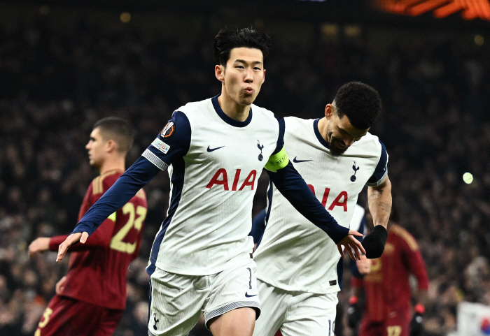 Son Heung-min, do you want to make a love call to Barcelona?英Media 'SON Tottenham one-year extension option dissatisfied''