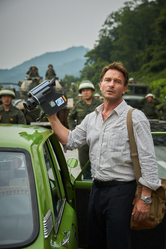  'Taxi Driver' Even a German guest carrying Song Kang-ho criticized 尹's emergency martial law 'I thought it was a history of Korea.'