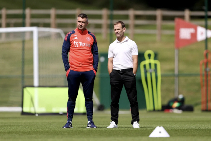 Ashworth, forced out of Manchester United for the first time in five months, is likely to take over as Arsenal's new general manager