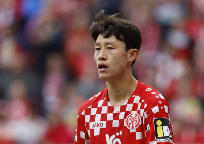 Lee Jae-sung's offensive point in 4 consecutive games, '7 goal explosion' Hong Hyun-seok's turnaround loss through Mainz will be replaced in the second half