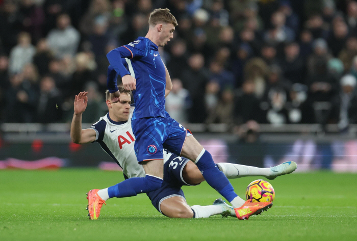 Son Heung-min, who bowed his head despite '5th goal of the season  highest rating within the team'...Tottenham's upset loss to Chelsea from 2-0 to 3-4 shock '11th place to fall'