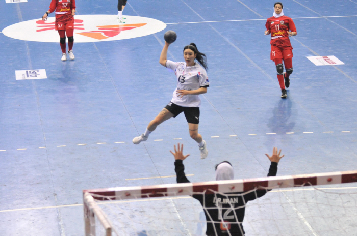 South Korea's Women's Handball Clashes With Japan in 亞 Championship Final 'Eternal Rivals'