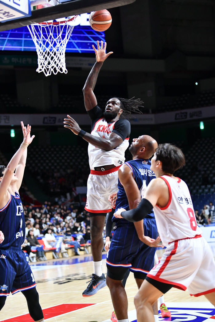 'Crazy Choi Jun-yong' 42 points exploded, KCC saved the crisisSK won 80-74 and stopped 10 consecutive wins