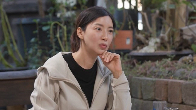 'I even took care of him for hemorrhoids.' Yoon Se-ah's friendship with her manager for 20 years (because she's a solo artist)