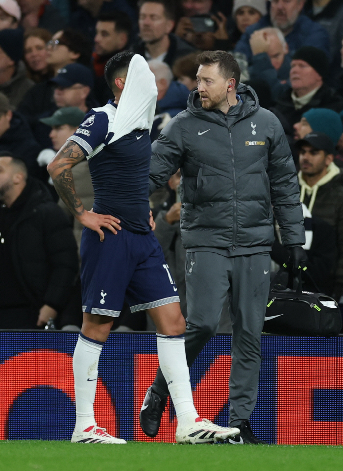 Tottenham's Super Emergency, 'Pain after 8 minutes of kick-off'→'Head down, replacement OUT' defense key Romero 6 weeks  possibility of leaving up to 10G 