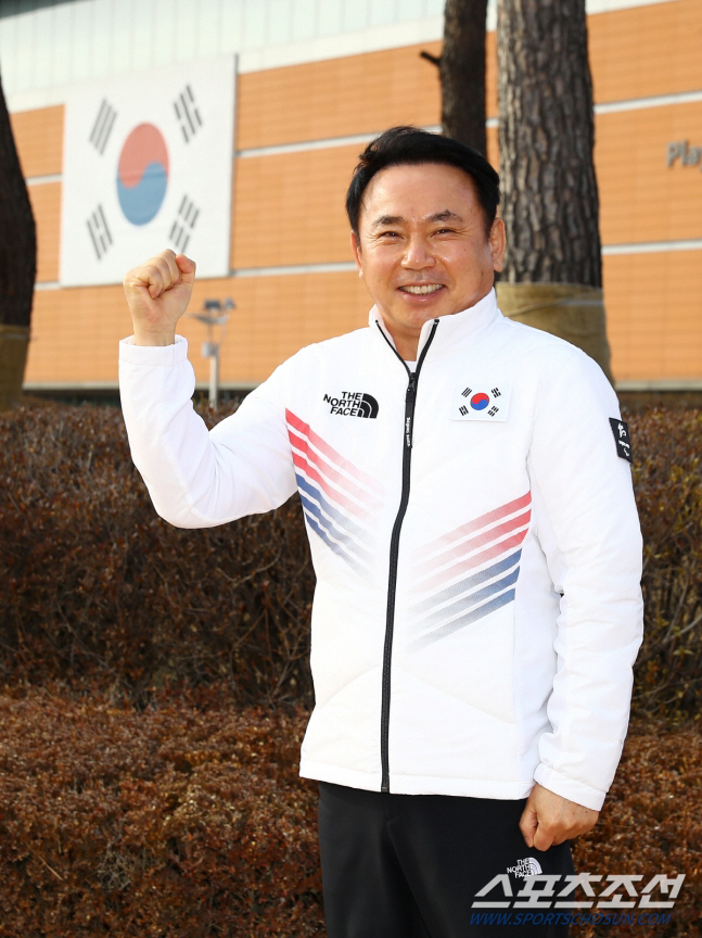 Yoon Kyung-sun, CEO of Neufelice, will lead the Curling Association for the Disabled for four more years 