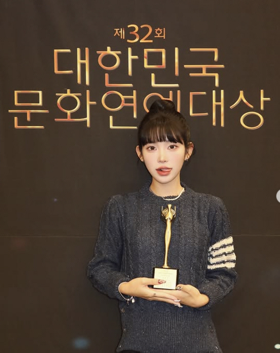 Choi Jun-hee, the grandmother who fell in love with the acceptance speech...He even called the police report 'Deep family feud'
