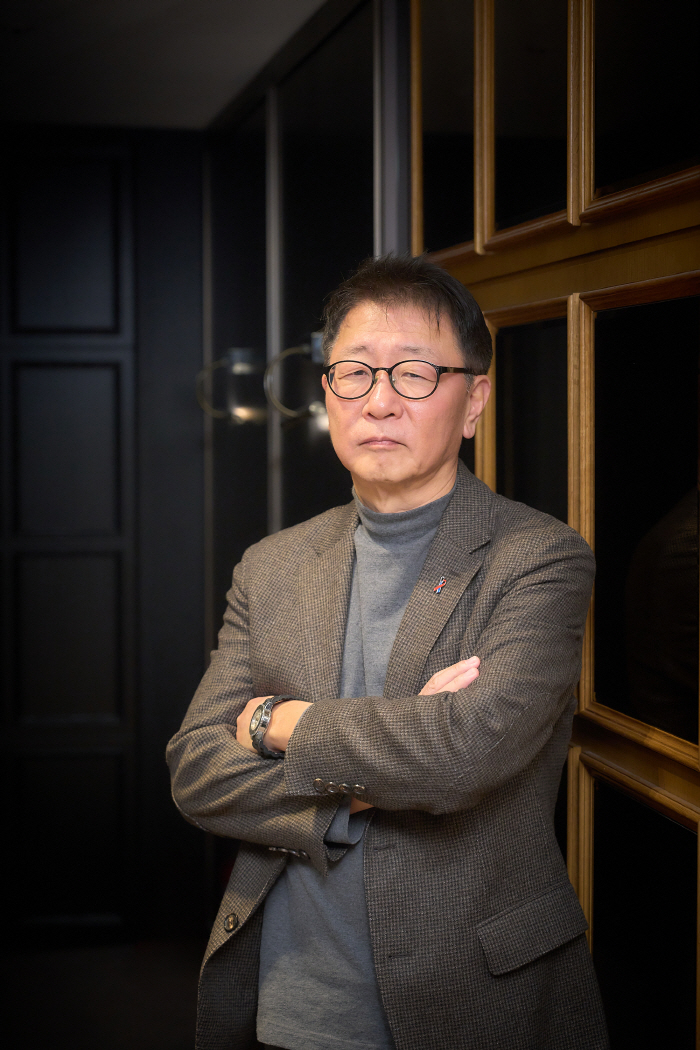 Director Kwak Kyung-taek said, 'Disappointed and angry' and his younger brother Kwak Kyu-taek did not participate in the vote on the strength of the people