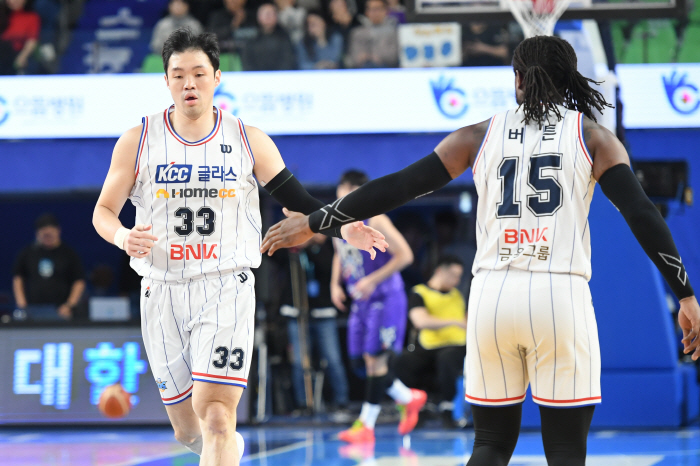 'Excluding reprimand'→'Reflection Mode' button'Career High' KCC laughed when 46 points were fired, Korea Gas Corporation 100-78 crushed