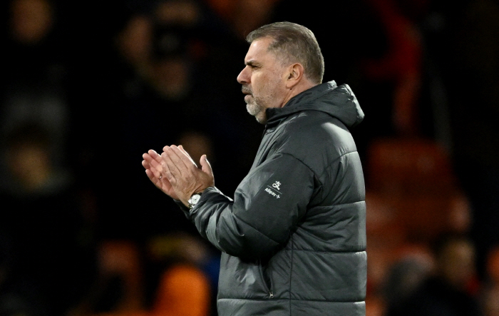 'He's saying it's not Liverpool' Carragher'POSTECH soccer is fun, if it's not replaced.'