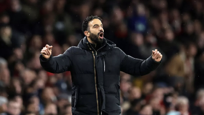 'I don't have any skills, I can't even fit in. Send him out now'Manchester United coach Amorim's 'No. 1 exit' bomb left by Ten Hach