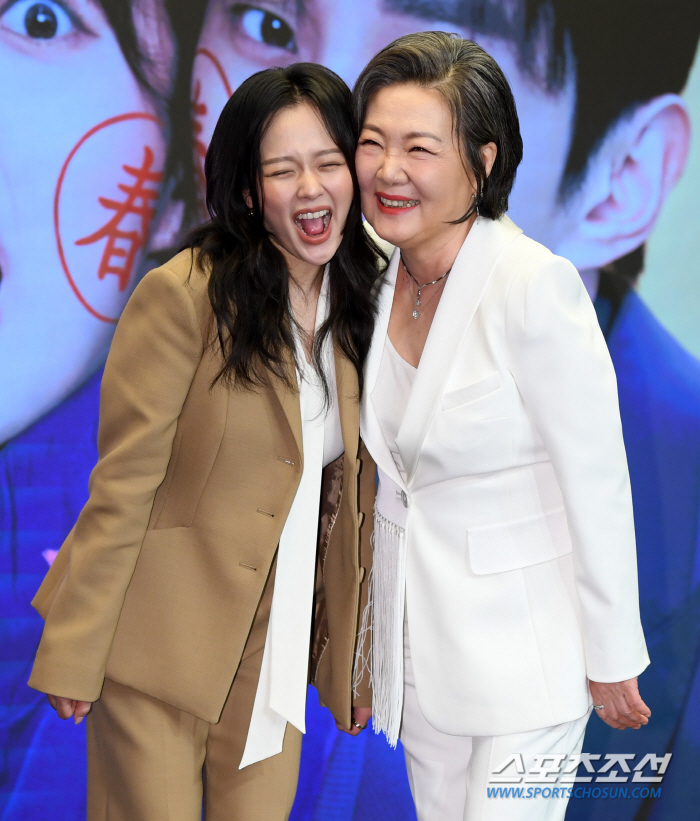  Jung Ji-so - Kim Hae-sook  'Fantastic chemistry'