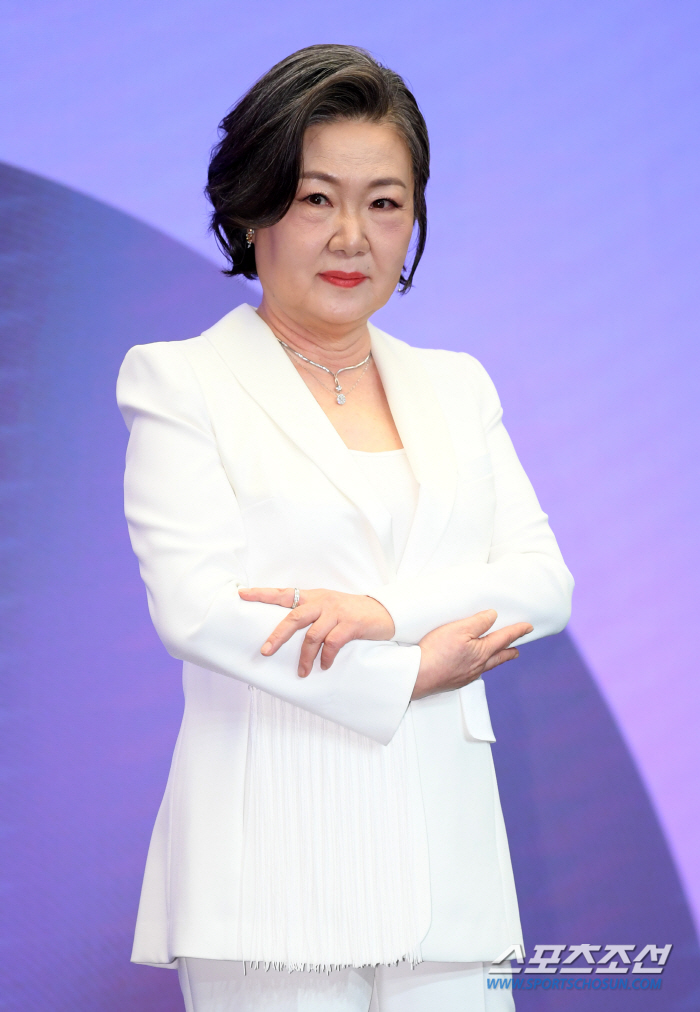  Kim Haesook 'Charisma'