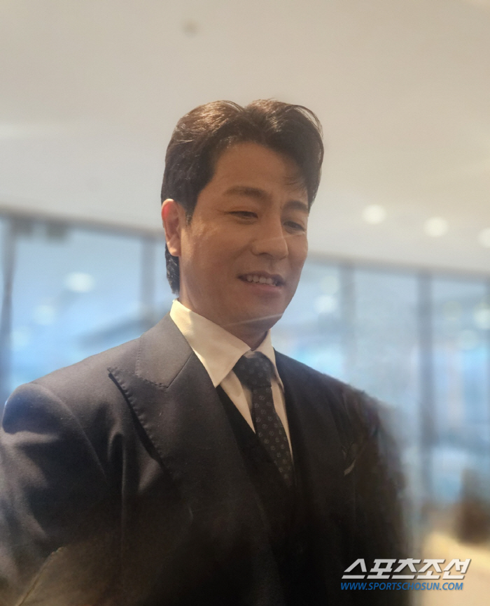 'Is there a joint award?' Despite Park Dong-won's challenge of '20 home runs', the 'Yanggang system' did not collapse...Kang Minho's 7th award. 