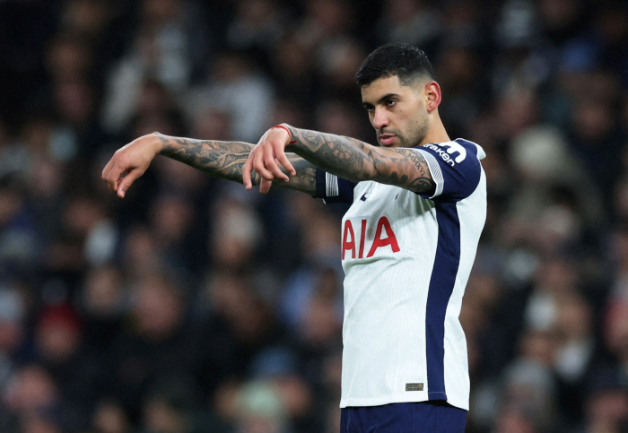 Real Madrid, you're too mean. You're pulling out the Tottenham post...'Urgent' Romero  POW at the same time challenge