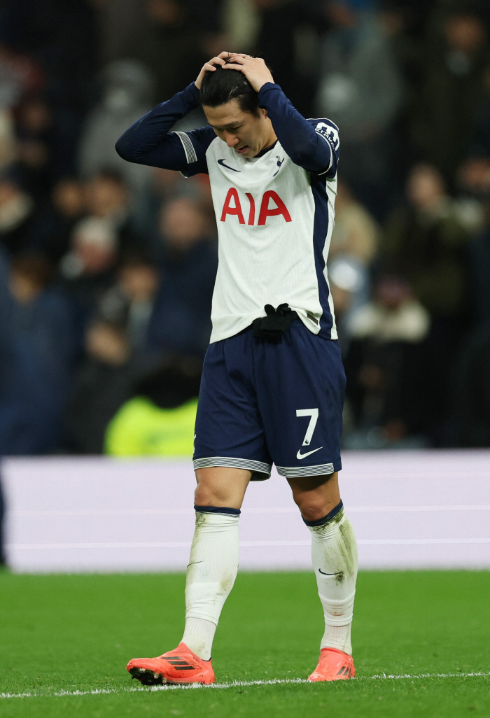 Tottenham found a substitute for SON before the season. Son Heung-min, born in 1992, is concerned about his age  injury
