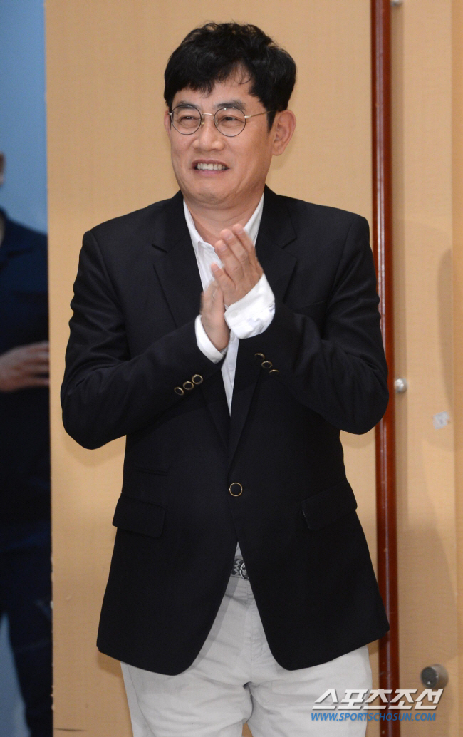 Lee Kyung-kyu passed away due to a gastric hemorrhage a state of blood gushing from one's body