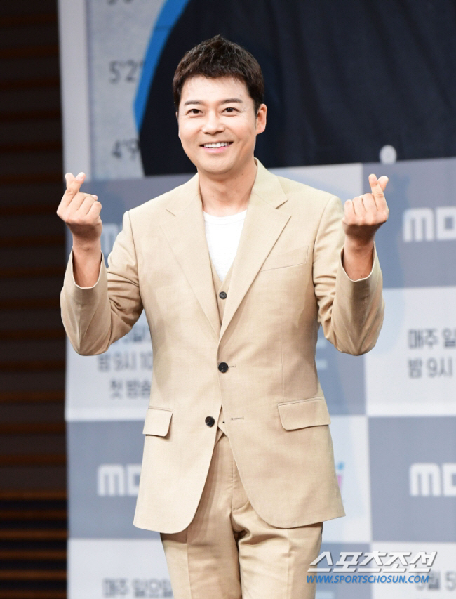 An annual salary of 4 billion Jeon Hyun-moo has risen more than 10,000 times...I can't compare to my days as an announcer