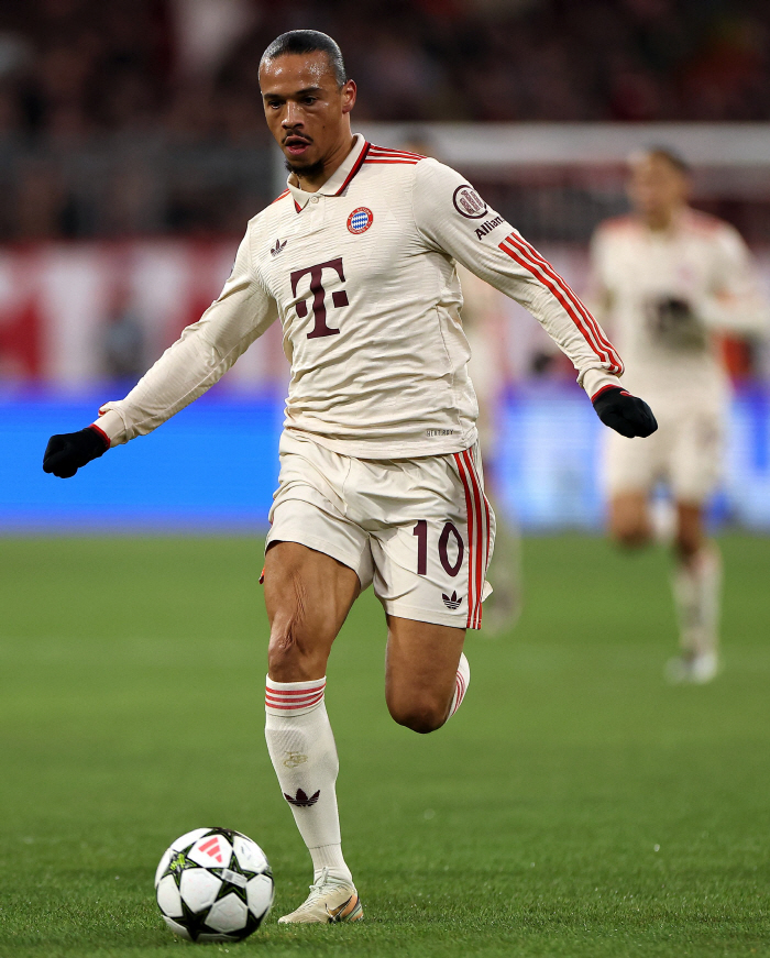 Don't even dream of renewing the contract, soccer is really bad. Munich makes a relentless decision, and releases the FA