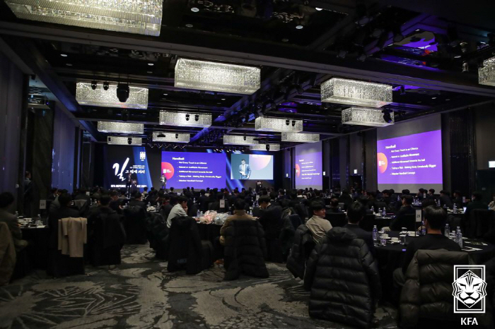 The K-League will be the best in Asia only when the pain of misjudgment and manager Byun Sung-hwan's skills referees grow together...2024 KFA Judgment Conference Results