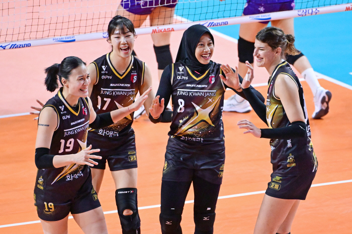 Heungkuk Life Insurance has finally lost, and the women's team has failed to win the most consecutive games in a season...Jeong Kwan-jang blocked Heungkuk Life Insurance from winning 15 games in a row and won 5 games in a row 