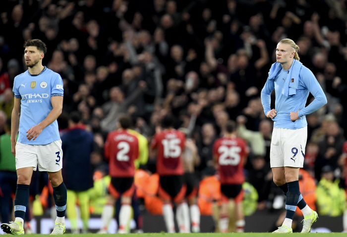 Man City's sad sad news...Supporters who watched Manchester Derby die → Tribute to the team with deep sadness