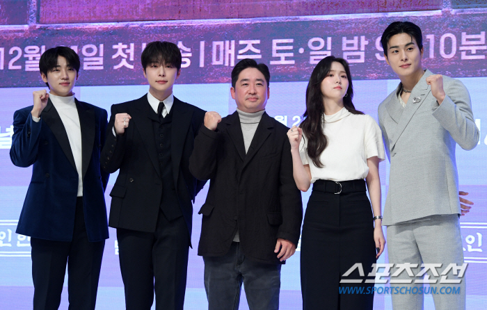  Director Park Jae-chan, Revolution Hyun-woo, Kim Ji-eun, Jeong Geon-ju, fighting