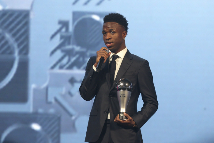 Ballon d'Or failed Vinicius, finally laughed! Beat Rodri to select FIFA's Men's Player of the Year 