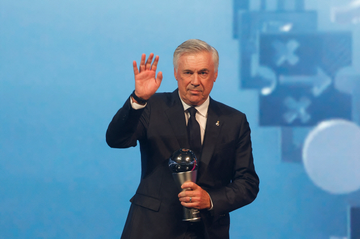 Ballon d'Or failed Vinicius, finally laughed! Beat Rodri to select FIFA's Men's Player of the Year 