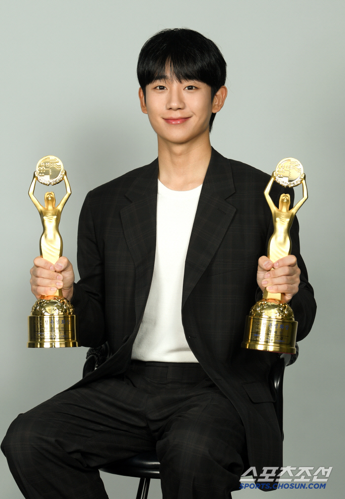 Jung Haein Reflects on Blue Dragon Film Awards Win and ‘Veteran 2’ Success in Interview