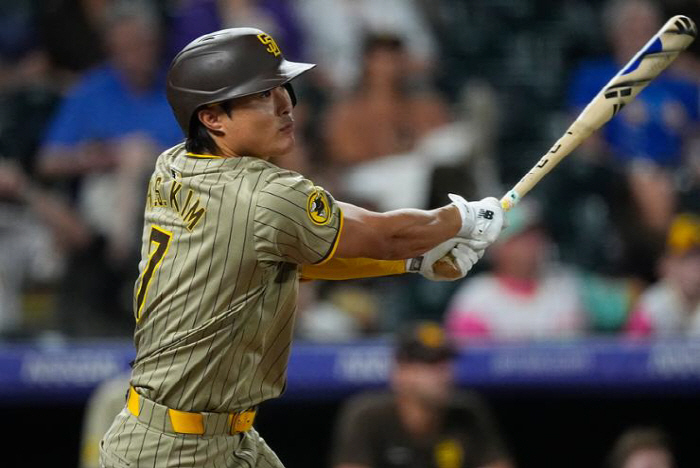 Why is Kim Ha Sung perfect for LAD? Roberts likes cheap utility infielders, media