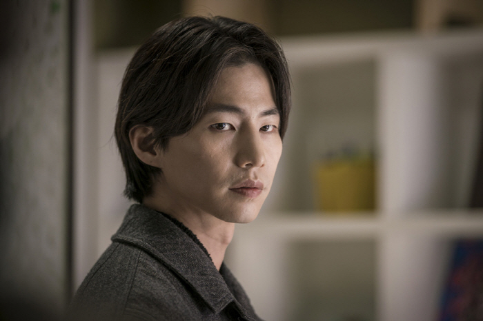 Song Jaelim's Final Act Genius Businessman in Crime Drama 'Fall'