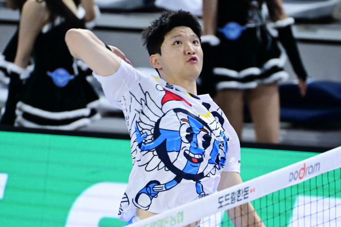 Hyundai, wait! Deuce's blood fight is decided, and Korean Air is chasing the first place after catching the last place OK...2 points difference