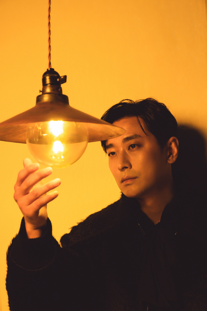 I can't get hit in the back of my head..Complete trust in lighting shop director Joo Ji-hoon and director Kim Hee-won (Roundup)
