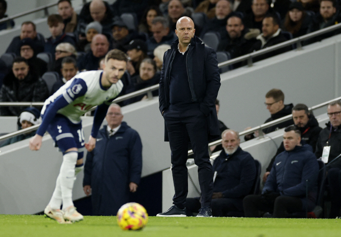  Son Heung-min is silent, Tottenham is a total disgrace! He lost to Liverpool 3-6. Salah, 2 goals, 2 assists