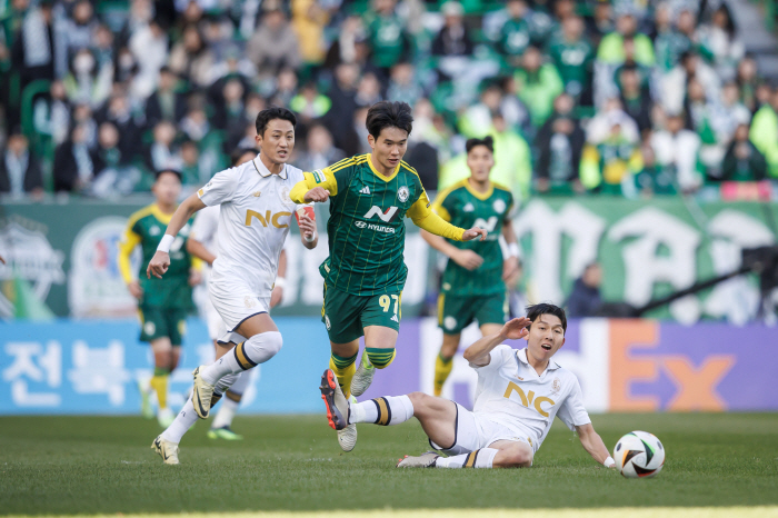 Korean fans? Foreigners? We're about to prepare for the new season…When will Jeonbuk's new head coach conclude