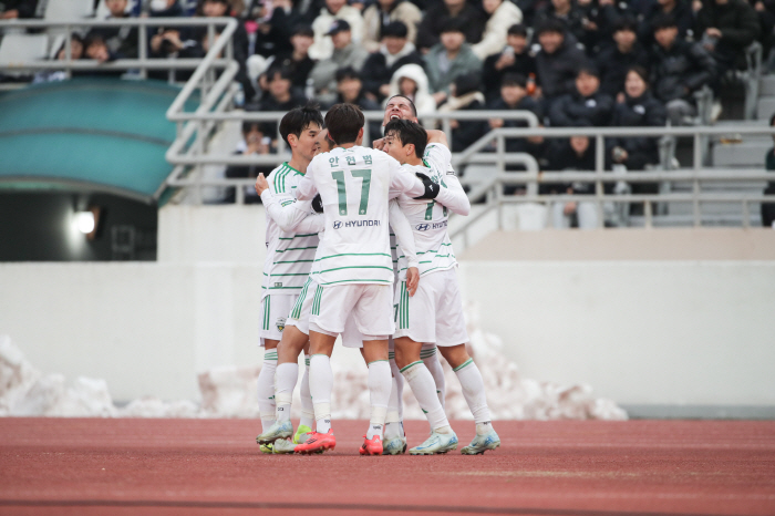 Korean fans? Foreigners? We're about to prepare for the new season…When will Jeonbuk's new head coach conclude