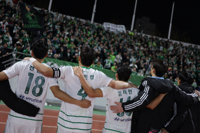 The frustration of the Korean coach, the great commander who said he was sad, why did he lead the division and take the helm of Jeonbuk