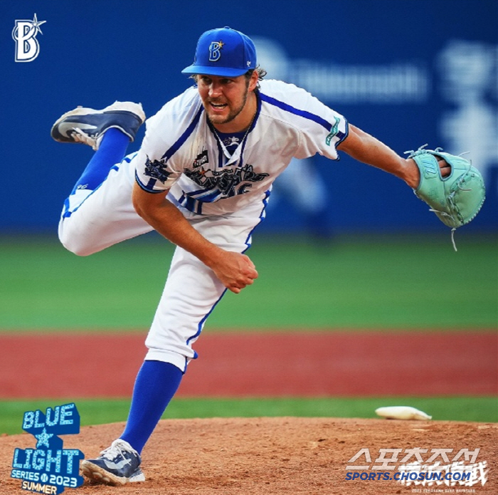 The league's championship is a real winner, and all-out effort to recruit a special bower for the Cy Young Award, preparing an annual salary of 9.2 billion won in Yokohama (Min Chang-ki's Japanese baseball)