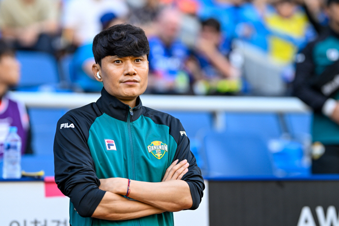 Lee Jung-hyo circled and remained, Gus Foyet's surprise trip to Jeonbuk ended with the all-time K-League manager