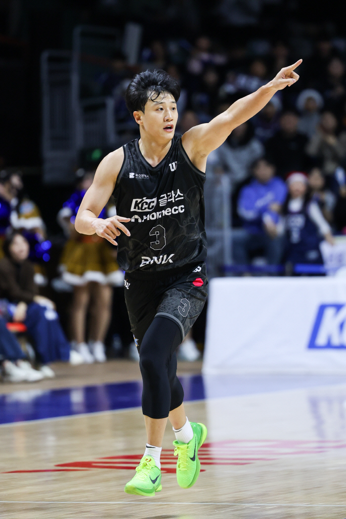Just like today! Hurung's 26 points explosion → Genius Choi Jun-yong → Burton-chin dunk KCC, overpowered Jeong Kwan-jang 9468 and escaped for the fourth consecutive time!