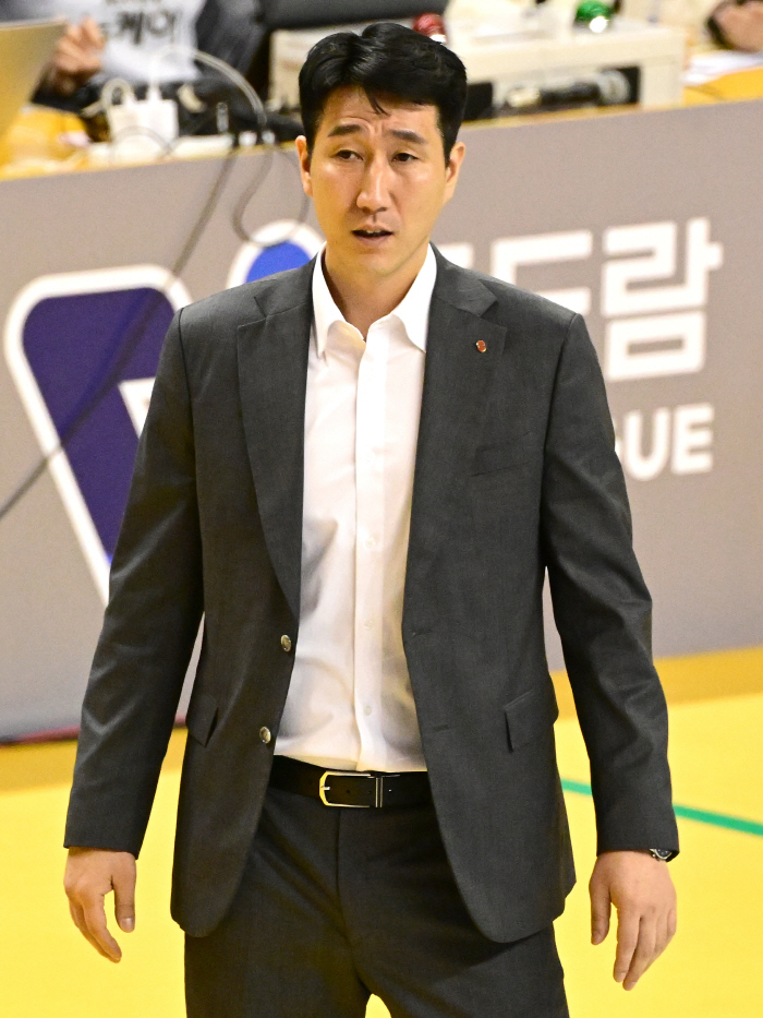 Oh, come out after losing! Shock investigation → KEPCO coach Kwon Young-min's explanation There are many confident plays.. I didn't mean to lose