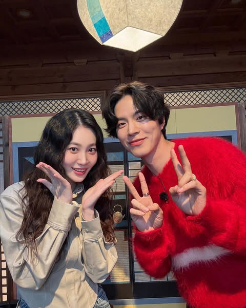 Reunited after 10 years of divorce..I met Hong Jong-hyun and Yu-ra for an unusual meal