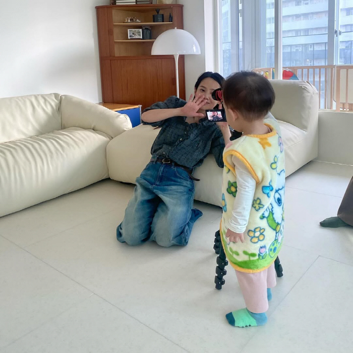 Yoon Seung-ah, 17 months, 183 cm ♥ My brother who already has long legs like Kim Moo-yeol