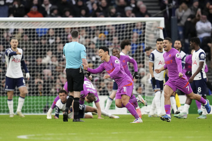 Yellow Killers Son Heung-min missed PK for the first time in four years, the ironic Wolverhampton jinx...Hwang Hee-chan's 2nd goal → 2-2 draw