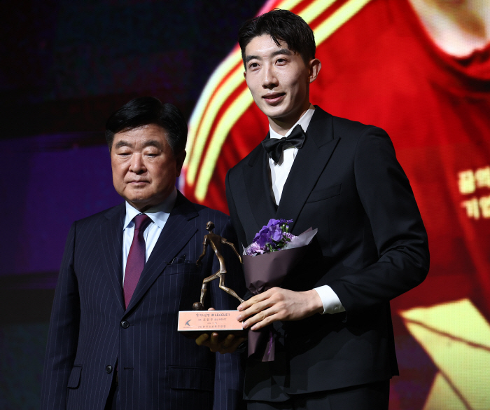 Discovering a second Yang Min-hyuk → Promise of Kwon Oh-gap, President of the Professional Federation, to Make a Future-oriented K-League...Announcement of the New Year's Address for 2025