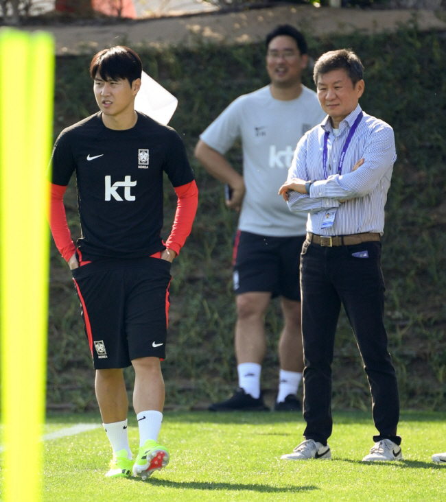 I was sorry for the boos and players I had to endure Chairman Chung Mong-gyu's attempt to serve a fourth term...The reason for the last challenge