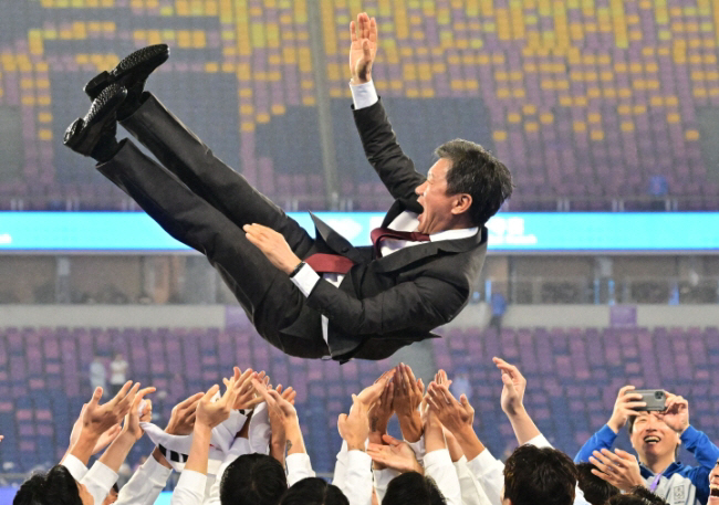 I was sorry for the boos and players I had to endure Chairman Chung Mong-gyu's attempt to serve a fourth term...The reason for the last challenge
