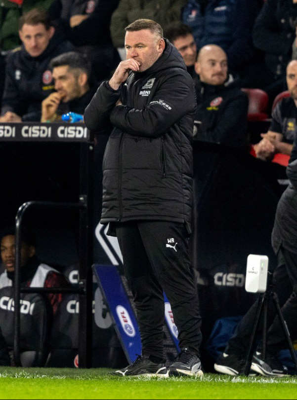 Ferguson is going to cry again and again. Still, Rooney has Rooney, unemployed day one, love calls flooded...After seven months with Plymouth, I'm breaking up with him